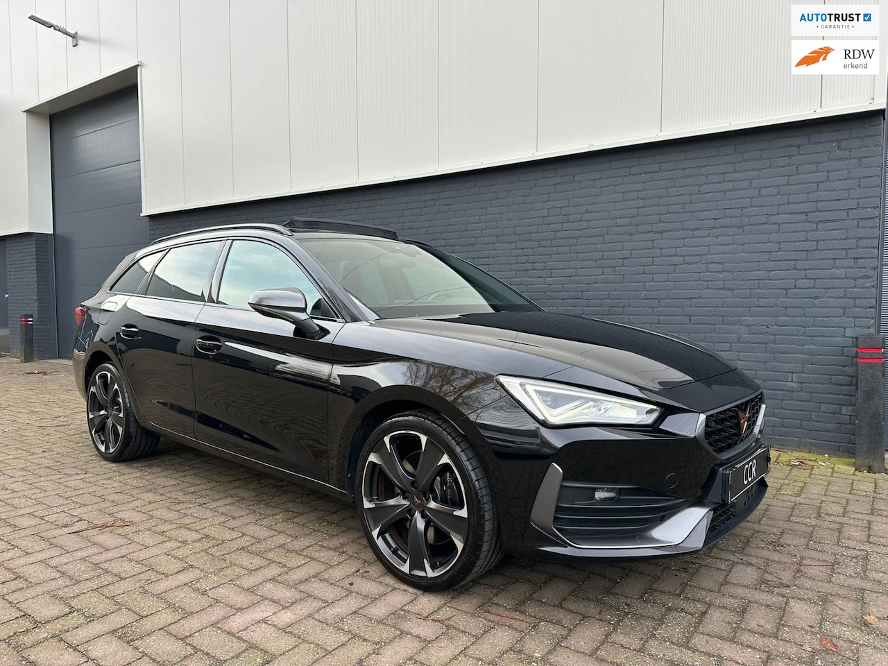 CUPRA Leon Sportstourer - 1.4 TSI E-HYBRID VZ 204PK 2021 PANO KEYLESS SFEERVERLICHTING - AutoWereld.nl