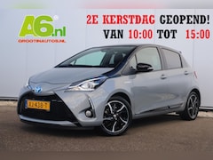 Toyota Yaris - 1.5 Hybrid Bi-Tone Plus 101PK Automaat Panoramadak Navigatie Camera Clima Cruise Keyless E