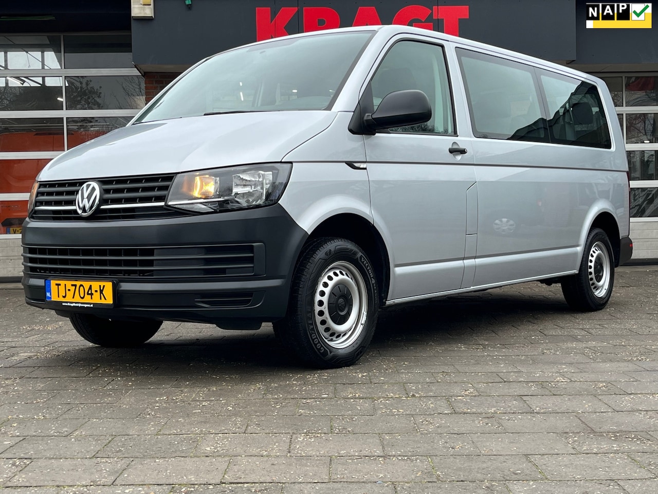 Volkswagen Transporter Kombi - 2.0 TDI L2H1|9 personen|NAP|EURO6|airconditioning|bluetooth|elektrische ramen - AutoWereld.nl