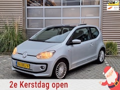 Volkswagen Up! - | 1.0 high up BlueMotion | Open dak | Cruise control | Navigatiesysteem | Parkeer sensoren