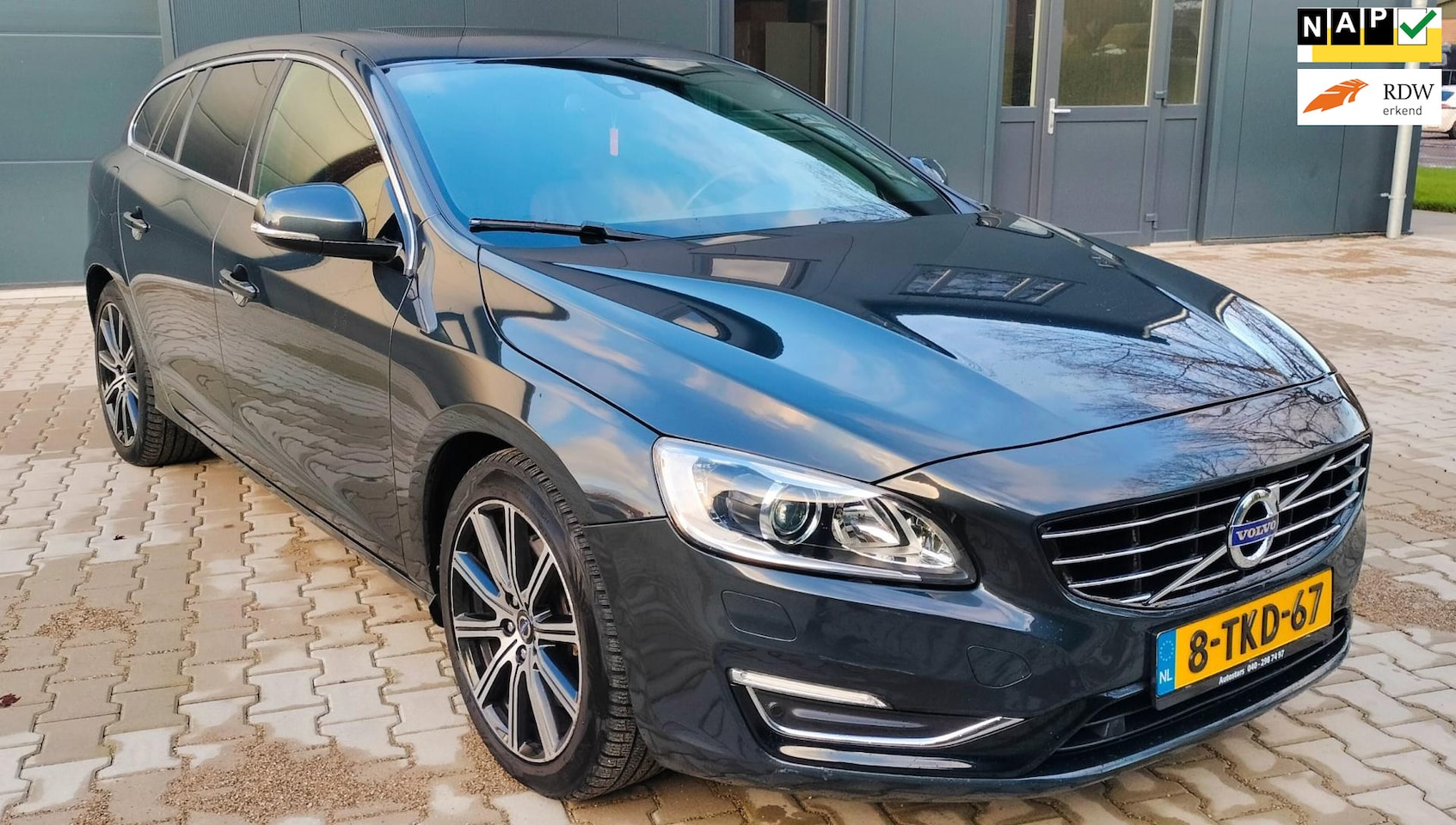 Volvo V60 - 2.4 D6 AWD Plug-In Hybrid Summum 2.4 D6 AWD Plug-In Hybrid Summum - AutoWereld.nl