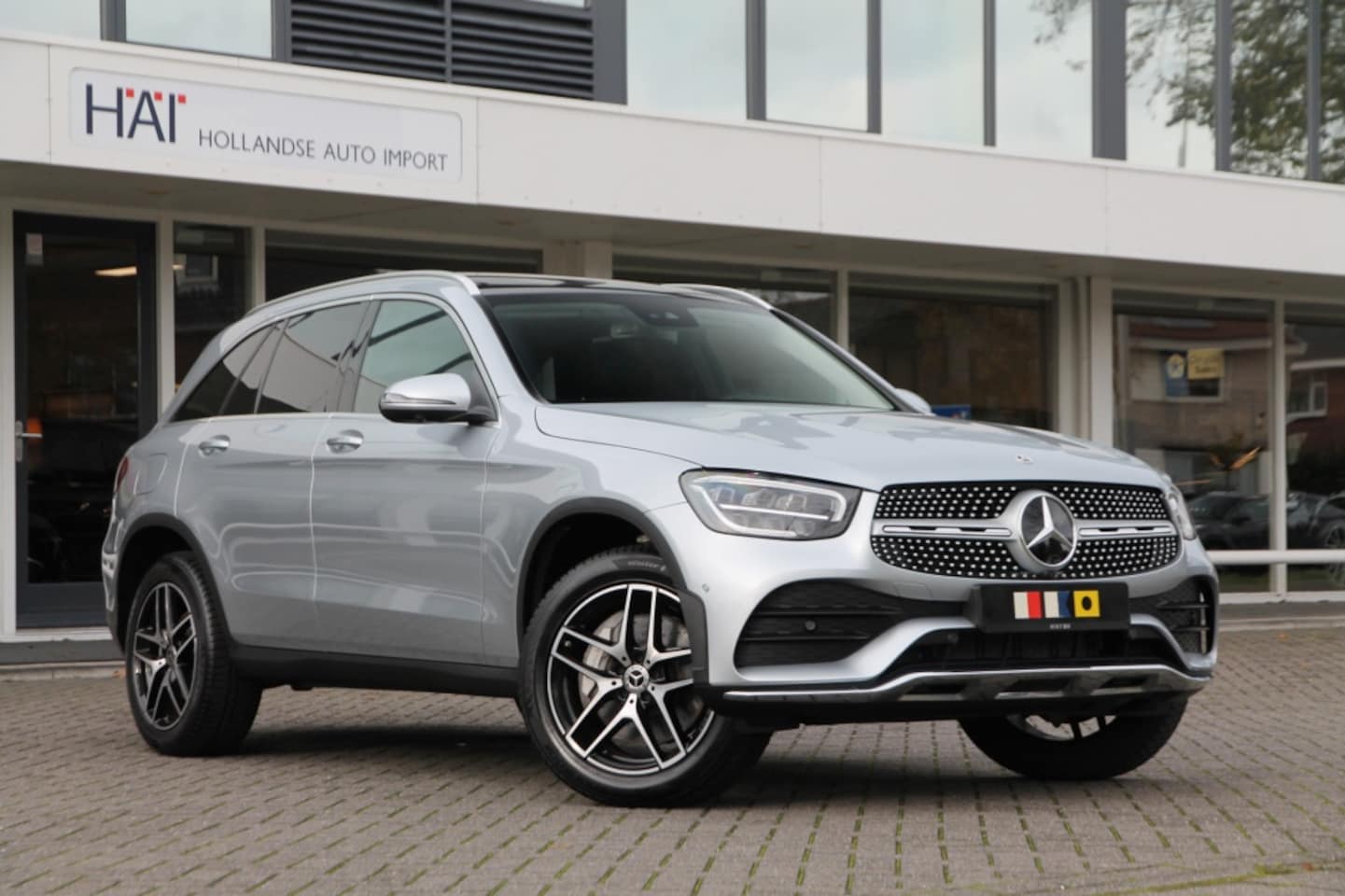 Mercedes-Benz GLC-klasse - 300e 4Matic AMG I Pano I ACC - AutoWereld.nl