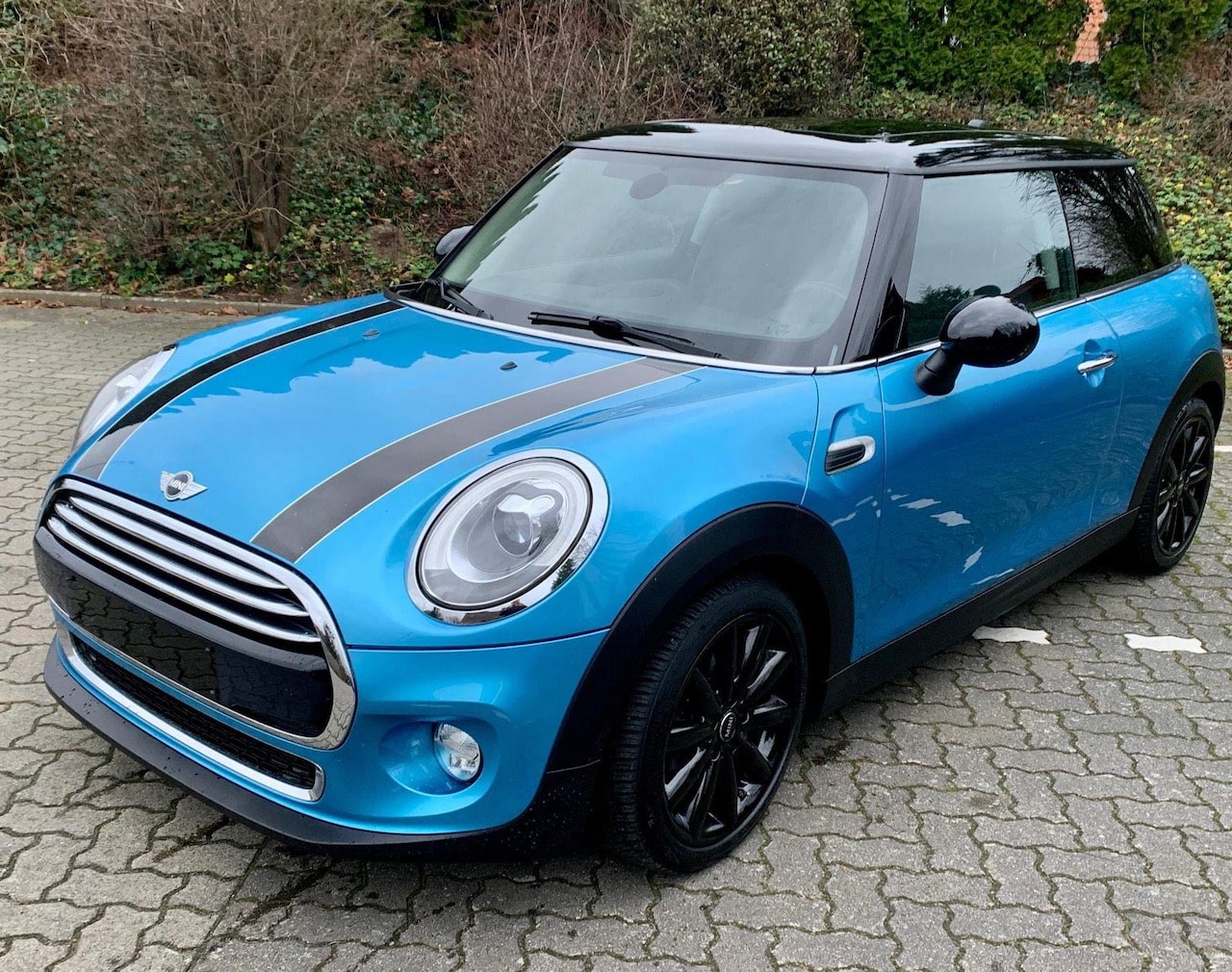 MINI Cooper - Mini 1.5 Chili. Half leer,LED,Panoramadak,stoelverw. Veel extra's ! - AutoWereld.nl