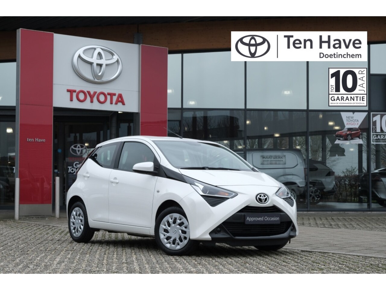 Toyota Aygo - 1.0 VVT-i x-play | Achteruitrijcamera | Toerenteller | Smartphon - AutoWereld.nl