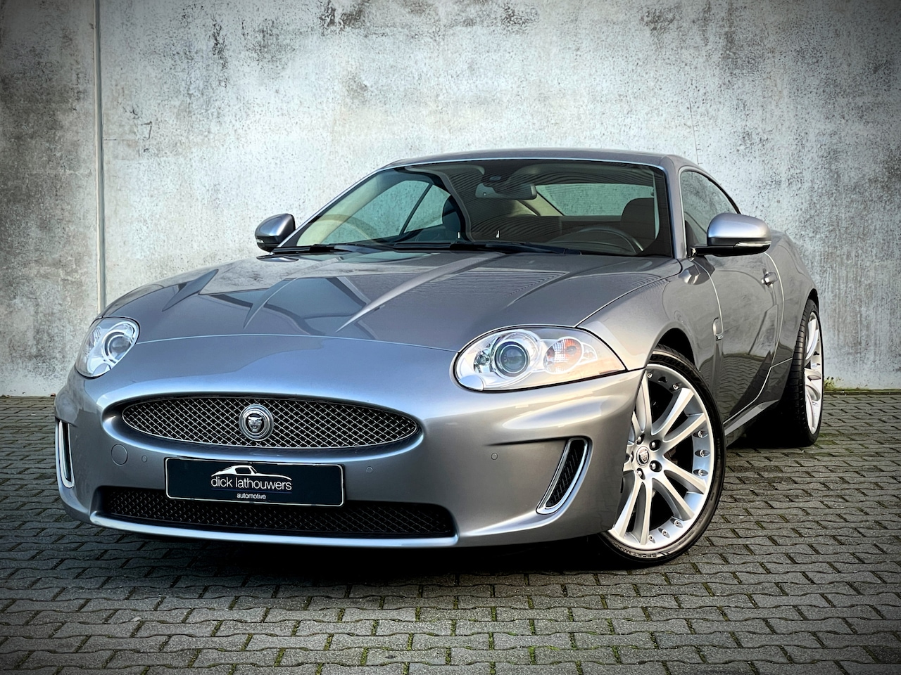 Jaguar XK - 5.0 V8 Coupé Portfolio / YOUNGTIMER / FULL OPTIONS / DEALER SERVICED - AutoWereld.nl