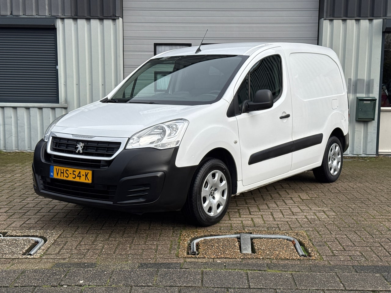 Peugeot Partner - 120 1.6 HDi 90 L1 XR Airco / Navi / Schuifdeur / 3 Zits - AutoWereld.nl