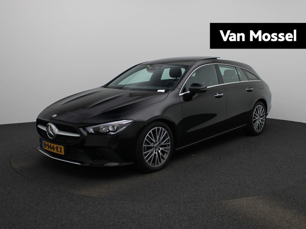 Mercedes-Benz CLA-klasse Shooting Brake - 200 Business Solution Luxury | Navi | ECC | Schuifdak | LMV | PDC | Cam | LED | - AutoWereld.nl