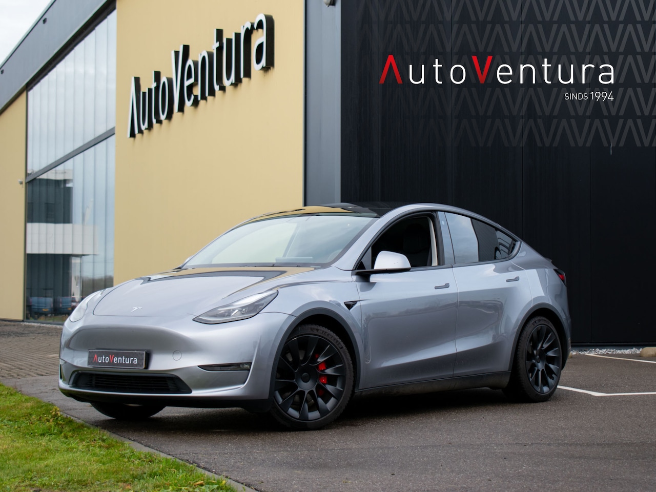 Tesla Model Y - Performance AWD 75 kWh | 21'' | Trekhaak | Winterset | - AutoWereld.nl