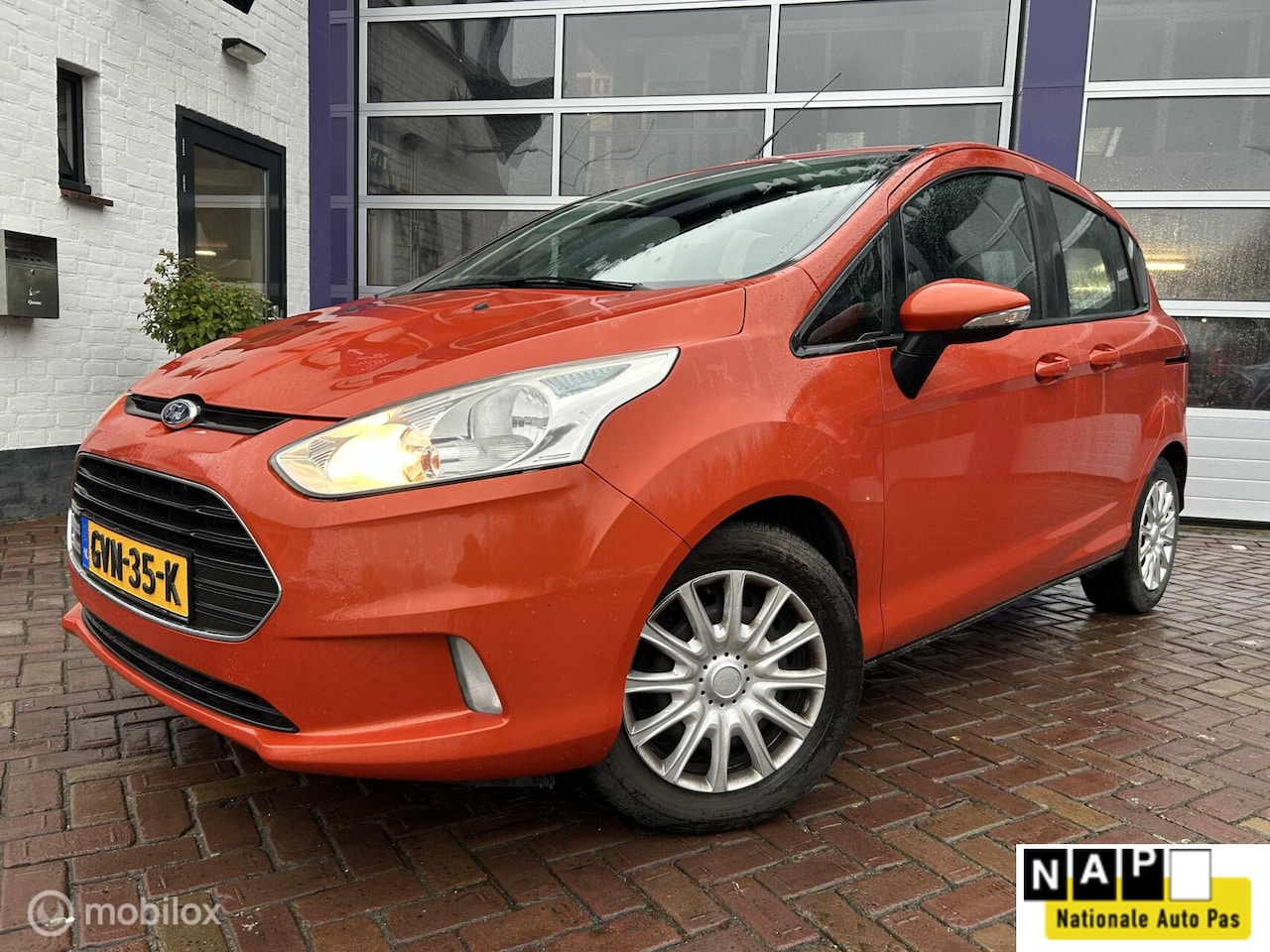 Ford B-Max - 1.0 EcoBoost Style * NAVIGATIE * AIRCO - AutoWereld.nl