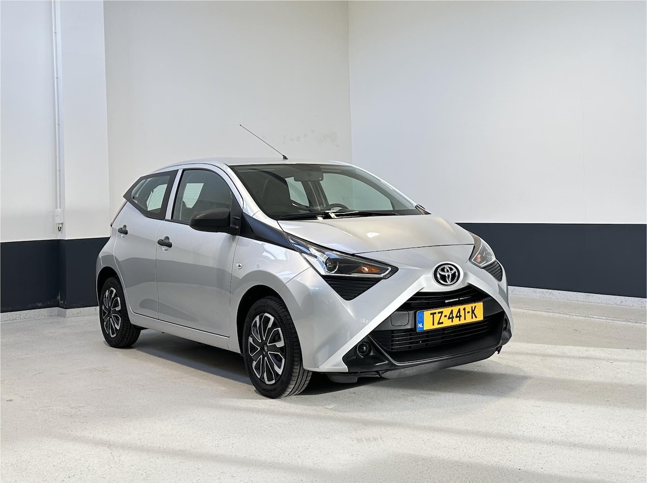 Toyota Aygo - 1.0 VVT-i x-fun | NL | Airco| 5 drs Bluetooth| - AutoWereld.nl