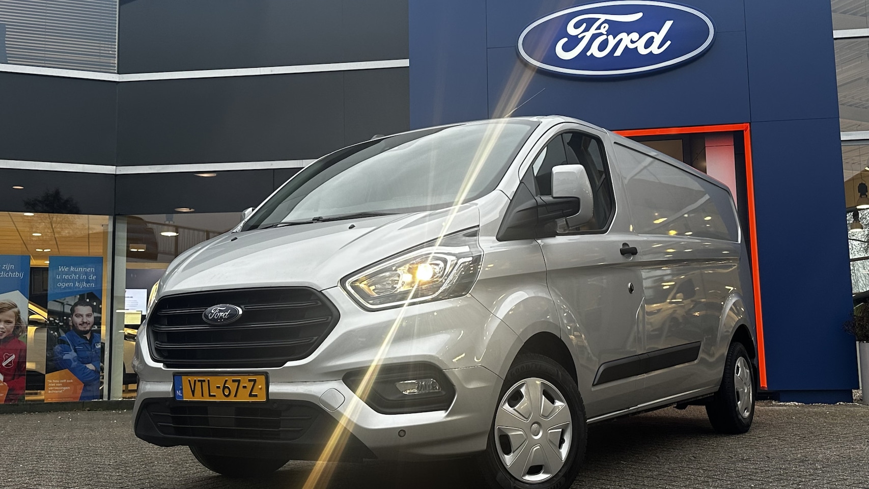 Ford Transit Custom - 300 2.0 TDCI L2H1 Trend Automaat | Winterpakket | Cruise Controle | Airco | Carplay | Luif - AutoWereld.nl