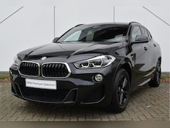 BMW X2 - sDrive20i High Executive M Sport Automaat / Panoramadak / Achteruitrijcamera / LED / Stoel