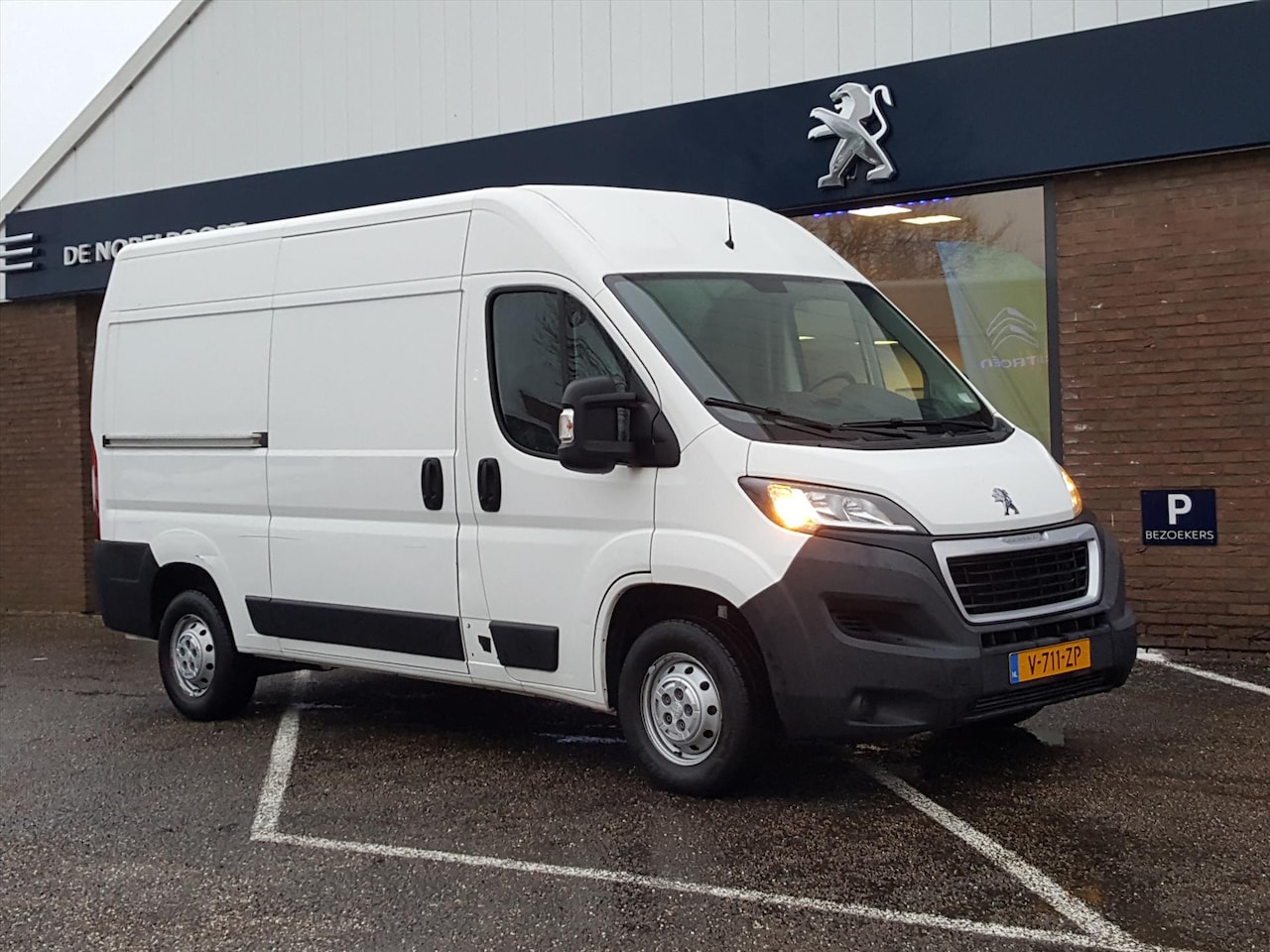 Peugeot Boxer - GB 335 L2H2 BlueHDi 130PK Premium | VERLENG&VERHOOGD | AIRCO | VERSTELBARE PASSAGIERSTOEL - AutoWereld.nl