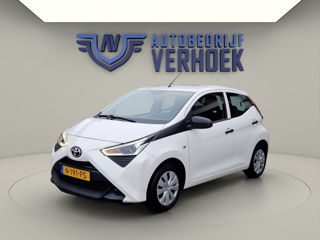 Toyota Aygo - 1.0 VVT-i 5-Drs X-Fun Airco - NL Auto - Lage Kmstand! - AutoWereld.nl