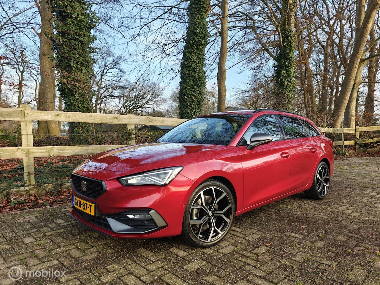 Seat Leon Sportstourer - 1.5 eTSI FR Launch Edition 1.5 eTSI FR Launch Edition - AutoWereld.nl