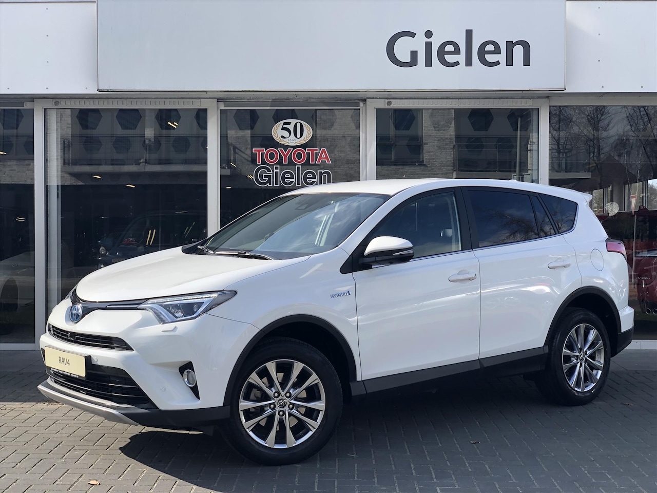 Toyota RAV4 - 2.5 Hybrid AWD Executive | Trekhaak, Leer, Navigatie, 360 camera, Dodehoekherkenning, Gehe - AutoWereld.nl