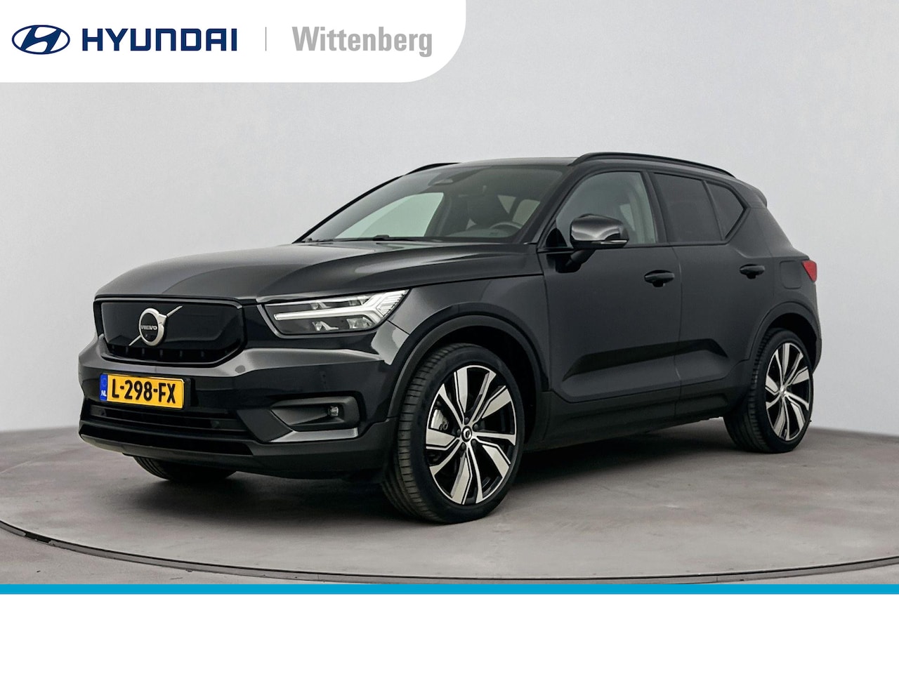 Volvo XC40 - RECHARGE P8 AWD R-DESIGN | SCHUIFDAK | LEDER | H&K AUDIO | 360 CAMERA | NAVI | 20'' LM VEL - AutoWereld.nl