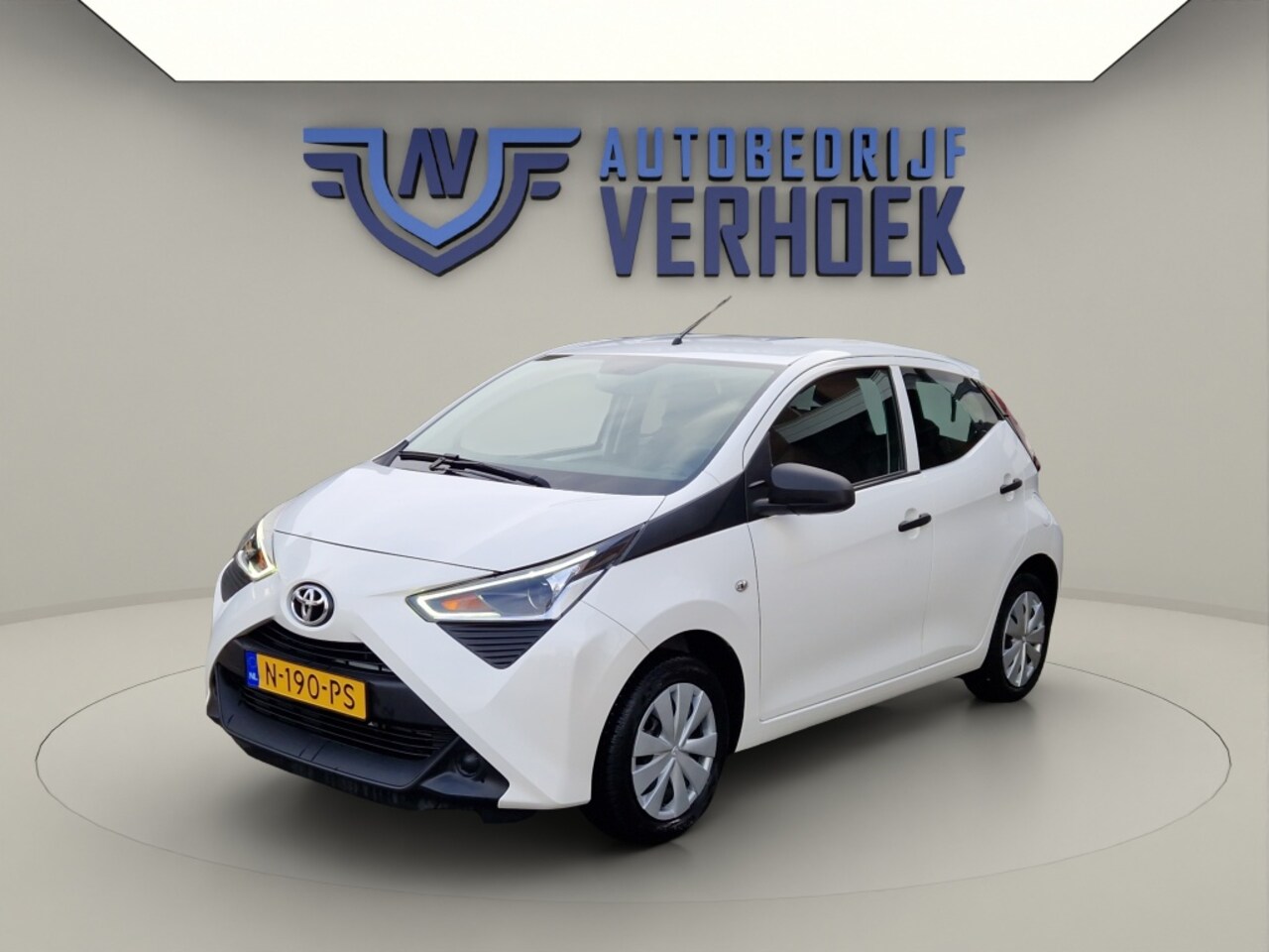 Toyota Aygo - 1.0 VVT-i 5-Drs X-Fun Airco - NL Auto - Lage Kmstand! - AutoWereld.nl