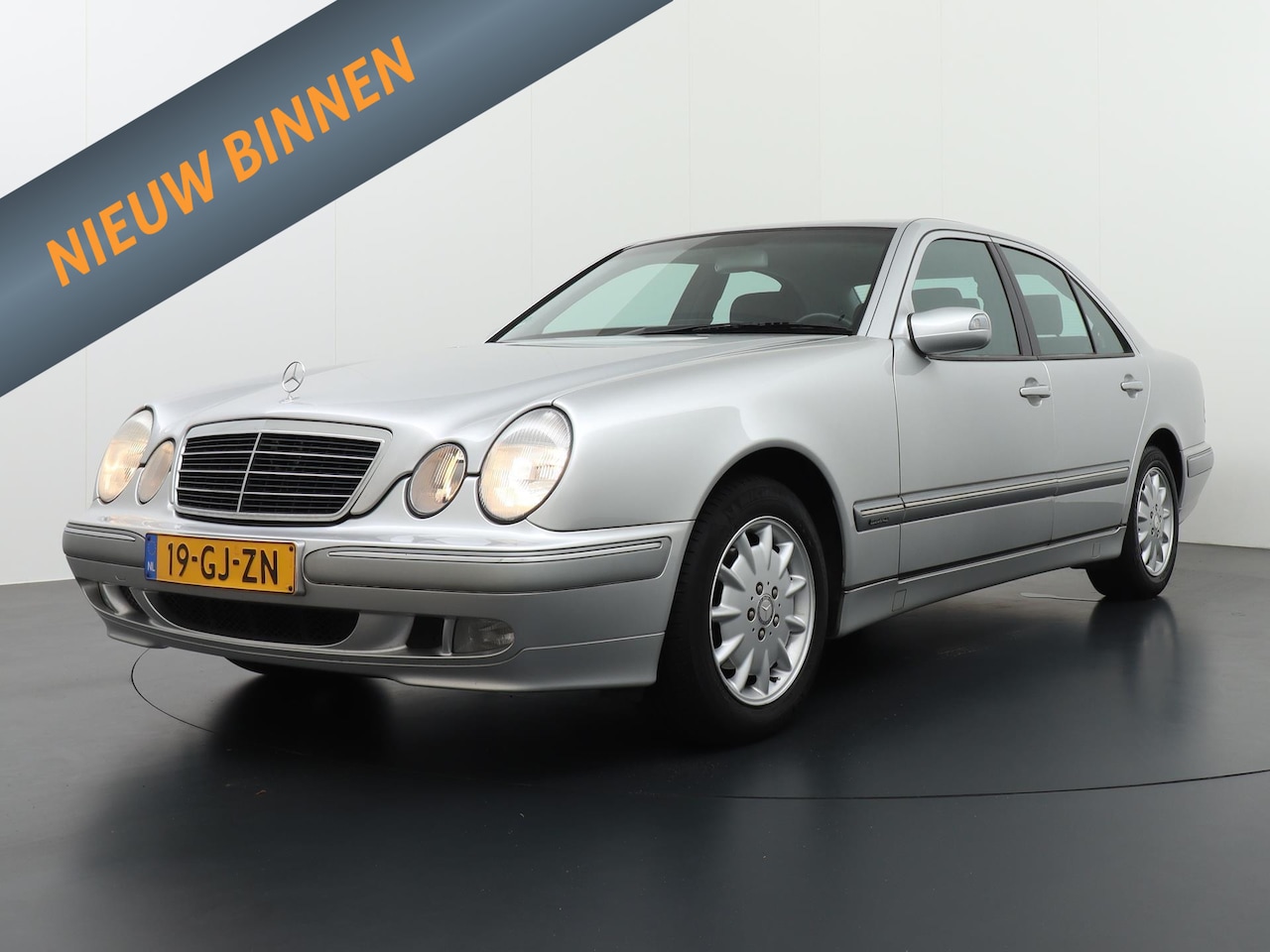 Mercedes-Benz E-klasse - 200 K. Avantgarde NL Auto | NAP | Nieuwe APK - AutoWereld.nl