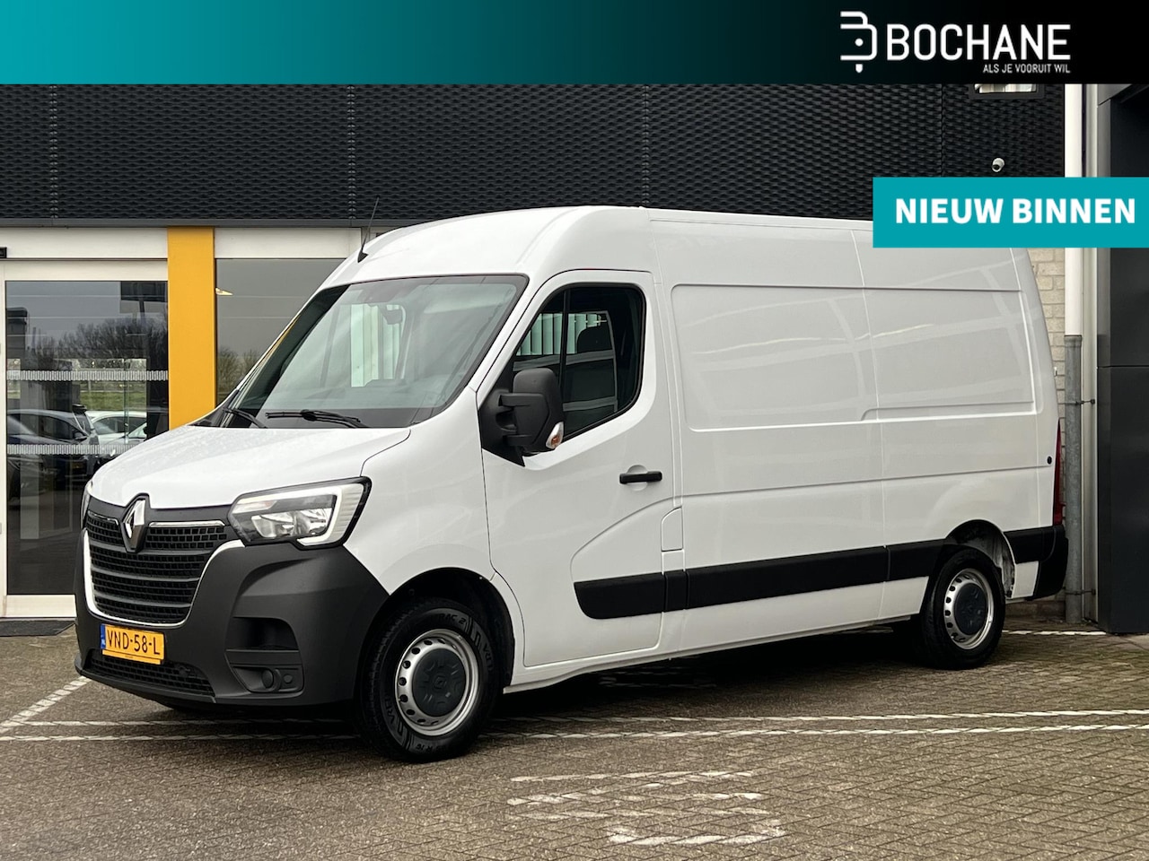 Renault Master - T33 2.3 dCi 135 L2H2 Comfort | Trekhaak | Navigatie | DAB | Parkeersensoren | Airco | - AutoWereld.nl