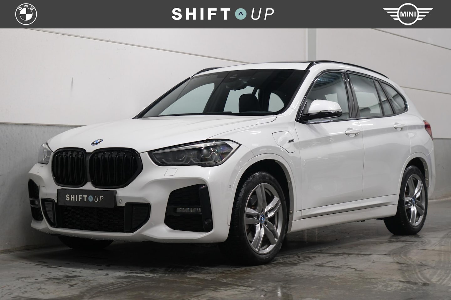 BMW X1 - xDrive25e M-Sport | Panoramadak | Adapt. Cruise Control | Stuurverwarming - AutoWereld.nl