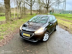 Peugeot 208 - 1.2 VTi Zwart 5drs Airco Touchscreen NAP ✅