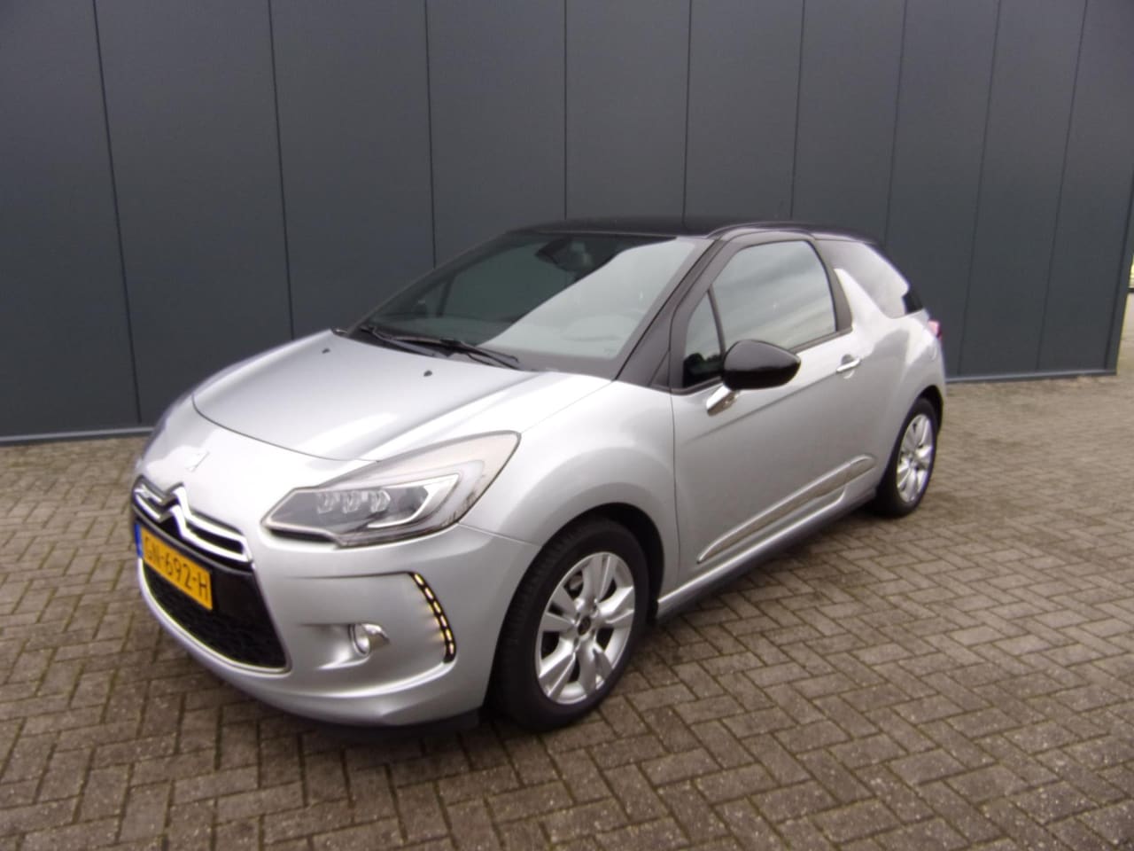 Citroën DS3 - 1.2 PureTech So Chic 1.2 PureTech So Chic - AutoWereld.nl