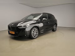 BMW 2-serie Active Tourer - 218i | M-Sportpakket | LED | Navigatie | Trekhaak | Schuifdak | Keyles go | DAB | Alu 18 i