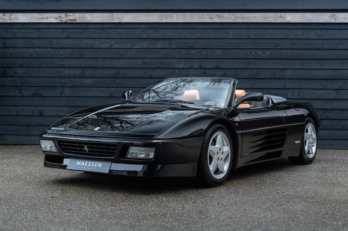 Ferrari 348 - Spider - Duitse auto - Mint Conditie - Unieke Spec - AutoWereld.nl