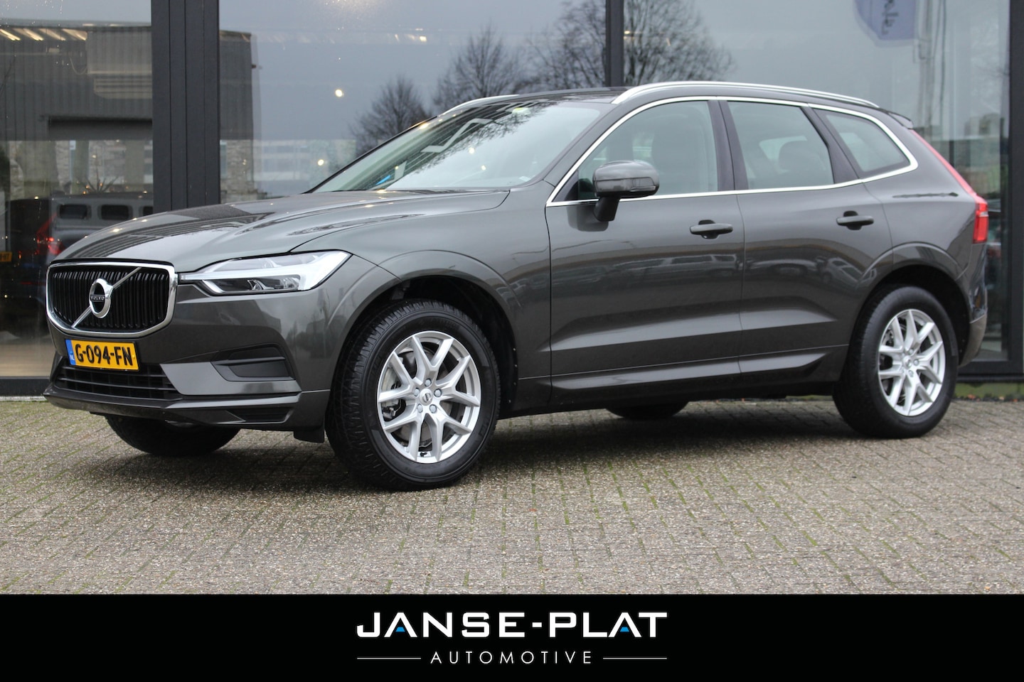 Volvo XC60 - 2.0 T5 AUT Momentum Pro Apple Carplay/ Android auto | Nette auto! - AutoWereld.nl