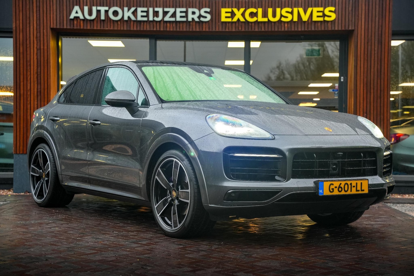 Porsche Cayenne Coupé - 3.0 E-Hybrid Panodak Bose Luchtvering 360 Cam Stoelventilatie Trekhaak Keyless - AutoWereld.nl