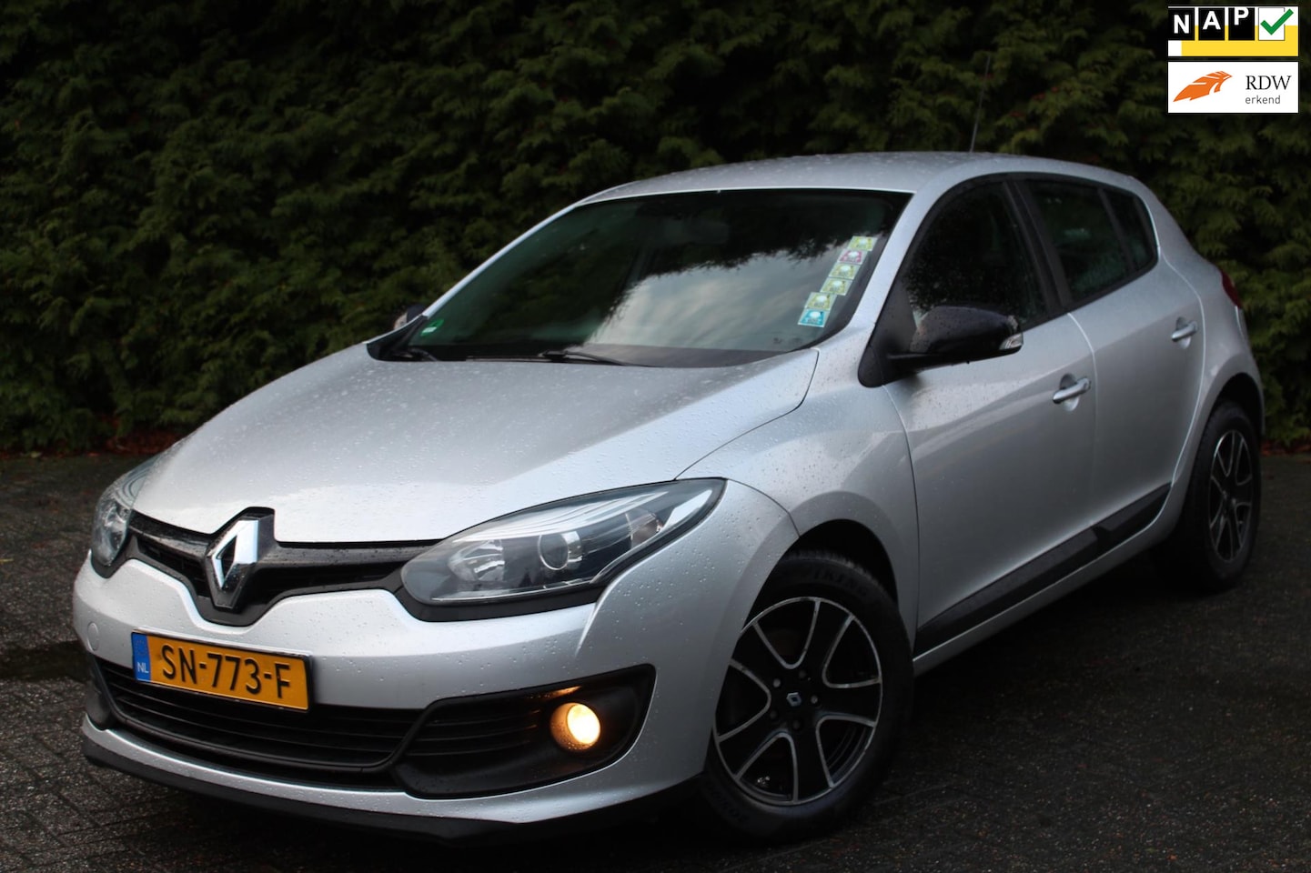 Renault Mégane - 1.5 dCi Authentique 110PK | Airco | NAVI | LMV | Parkeersensoren | Cruise Control - AutoWereld.nl