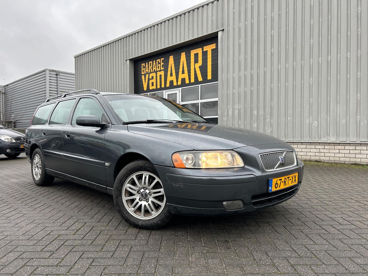 Volvo V70 - 2.4 Momentum | LEER | AUTOMAAT | - AutoWereld.nl