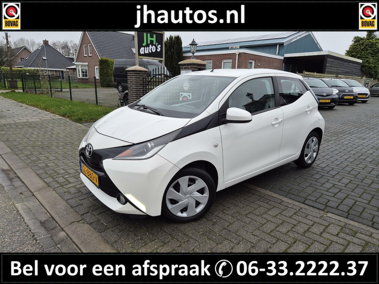 Toyota Aygo - 1.0 VVT-i x-play 5-DRS-AIRCO-NAVI-1E-EIGENAAR - AutoWereld.nl