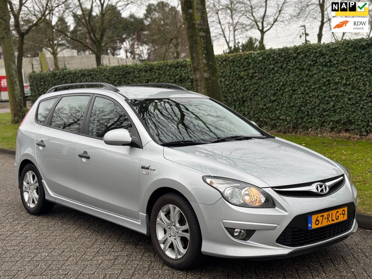 Hyundai i30 CW - 1.4i i-Drive Cool Airco | Trekhaak | Multimedia | 2e Eig. - AutoWereld.nl