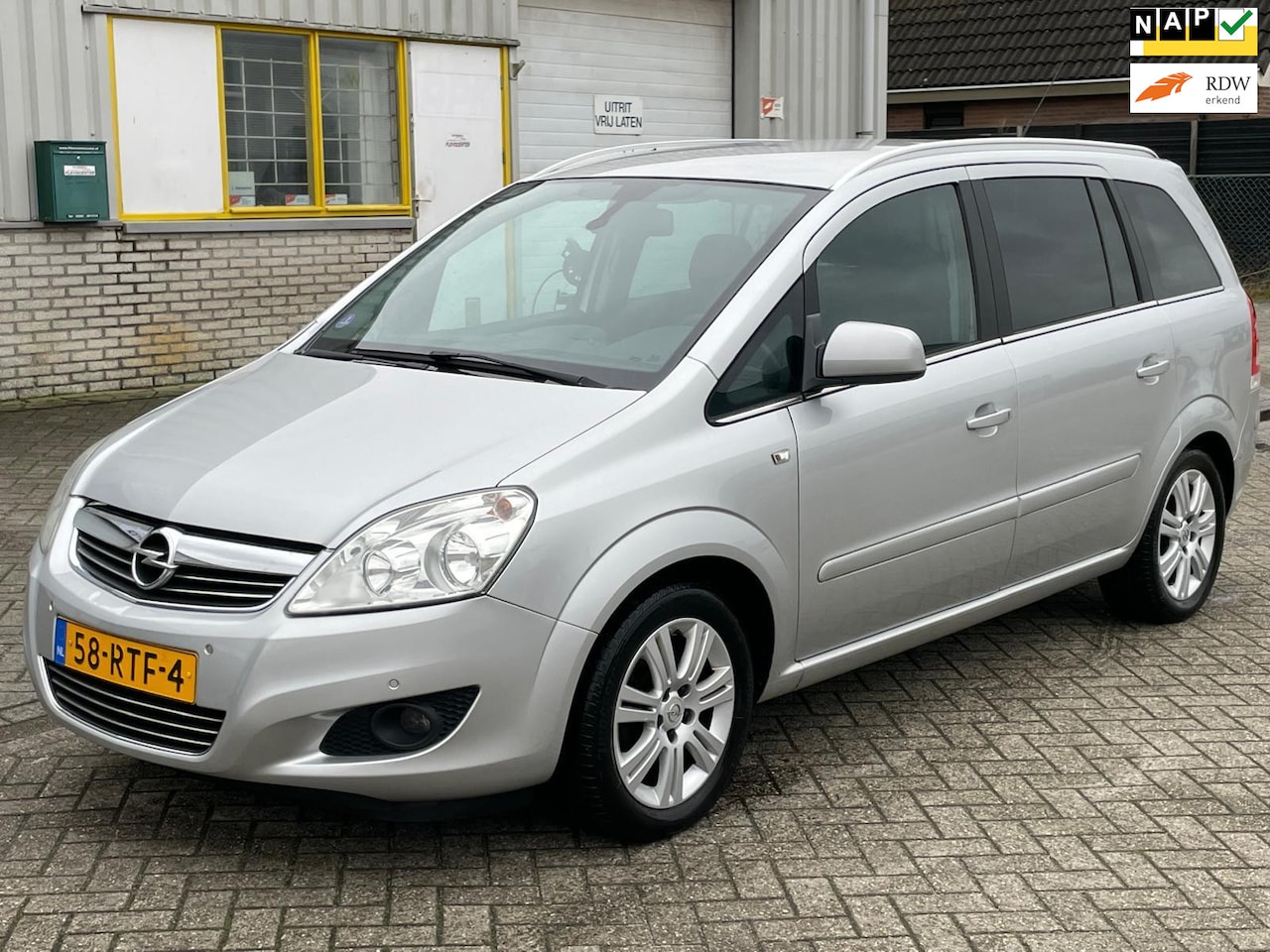 Opel Zafira - 1.8 I 16V 140 PK AUT Bj 2011 Cosmo 1e Eig 7 Persoons Ecc Airco Navi Leder Stoelverwarming - AutoWereld.nl