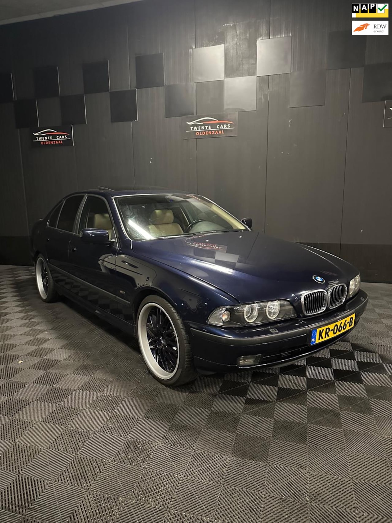 BMW 5-serie - 535i V8 | Handbak |Pano | Xenon | - AutoWereld.nl