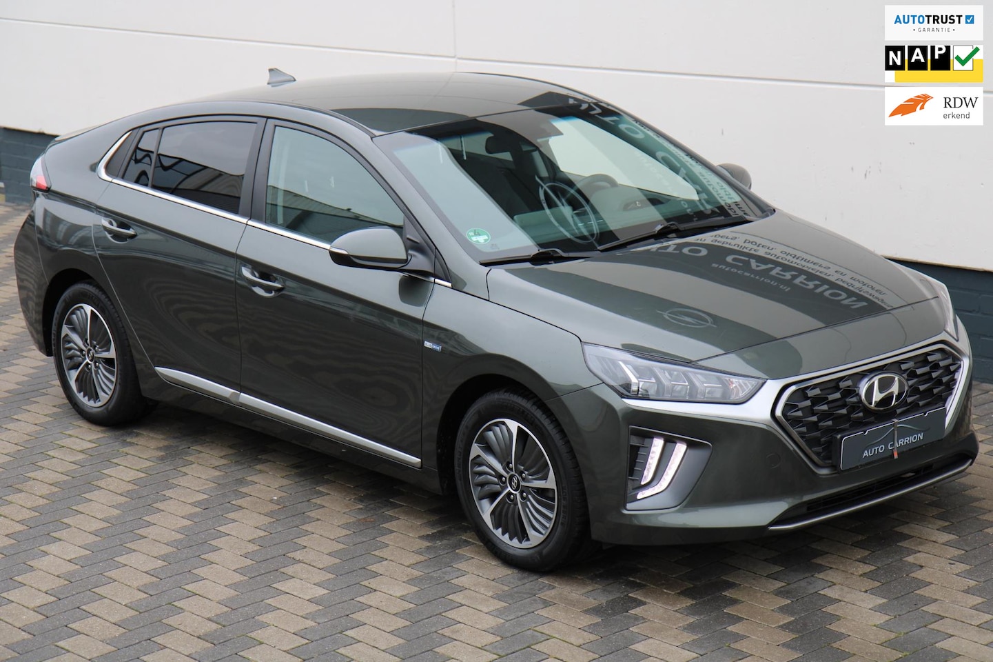 Hyundai IONIQ - 1.6 GDi PHEV Premium Camera Navi Carplay !! - AutoWereld.nl