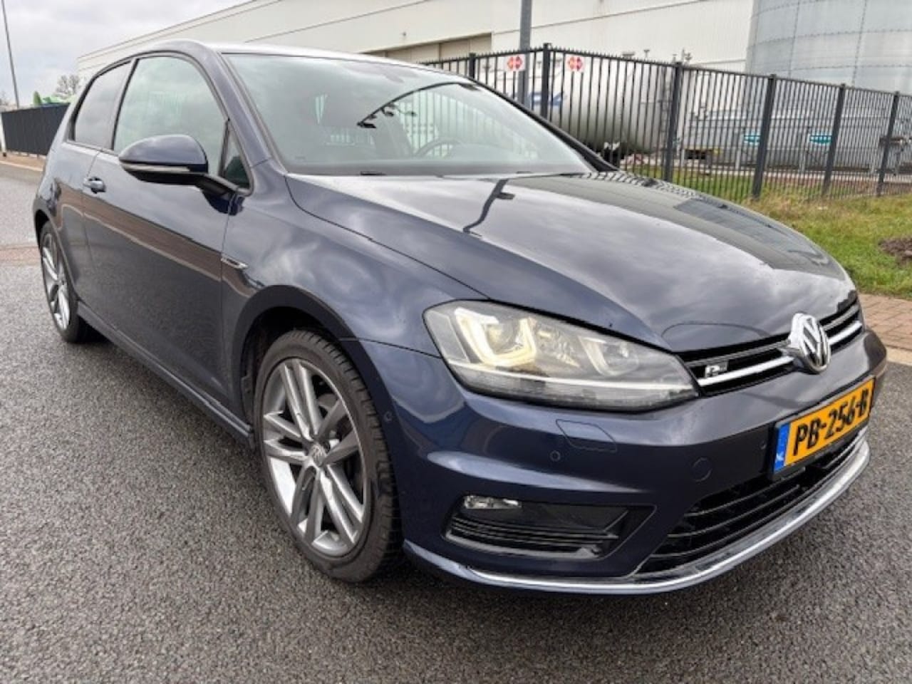 Volkswagen Golf - R line uitvoering - AutoWereld.nl