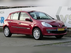 Renault Clio - 1.2 16v 75 Rip Curl