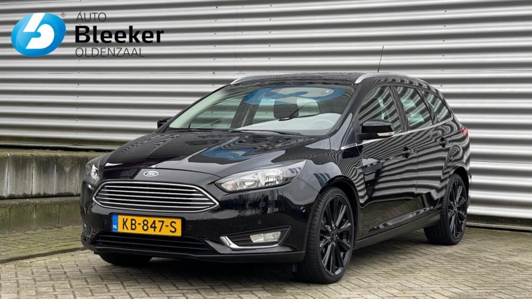 Ford Focus - 1.0 Titanium Airco Cruise Navi Parksensor v+a - AutoWereld.nl