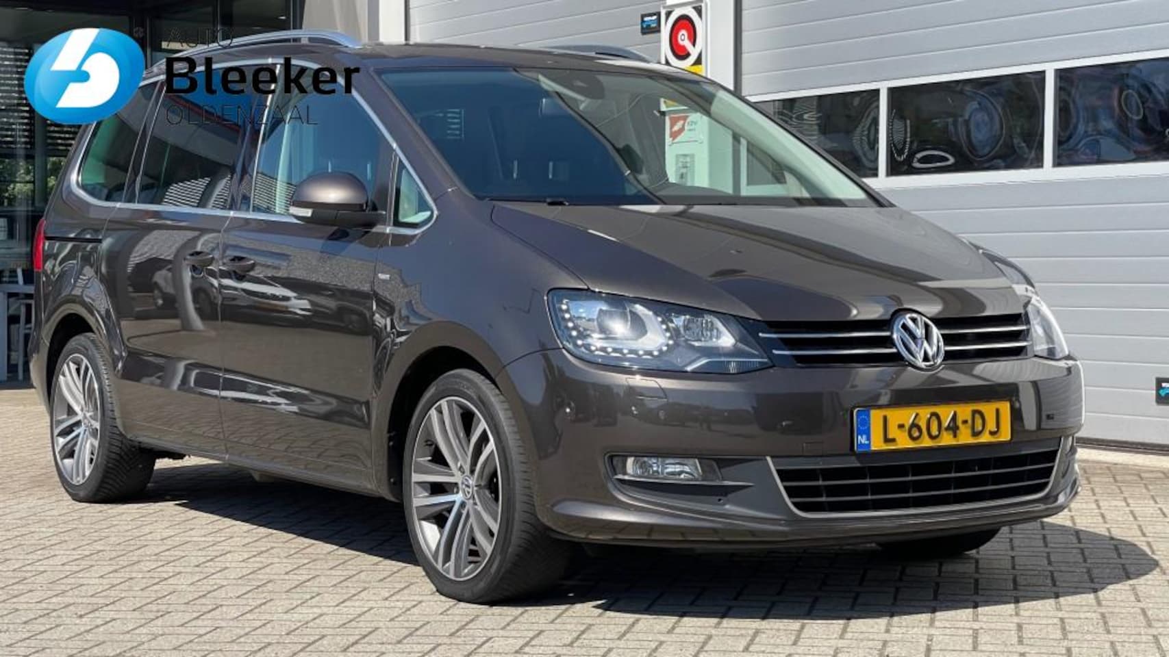 Volkswagen Sharan - 1.4 TSI ComfortLine 7 pers NW TURBO+KETTING Airco Navi Pano Crui - AutoWereld.nl