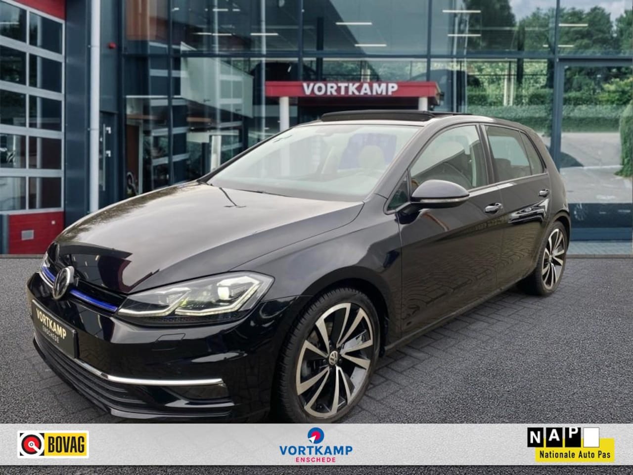 Volkswagen Golf - 1.5 TSI HIGHLINE PANO-DAK/LEDER/TREKHAAK/CARPLAY/NAVIPDC/STOELVE - AutoWereld.nl