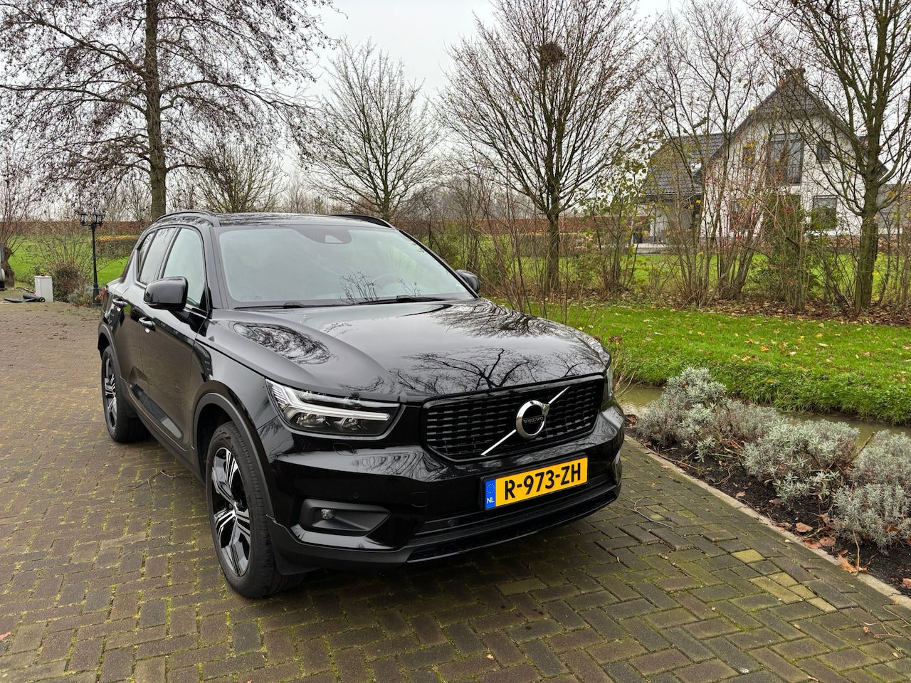 Volvo XC40 - 1.5 T4 Recharge R-Design R-Design Panoramadak pilot assist Harman Kardon elektrische stoelen - AutoWereld.nl