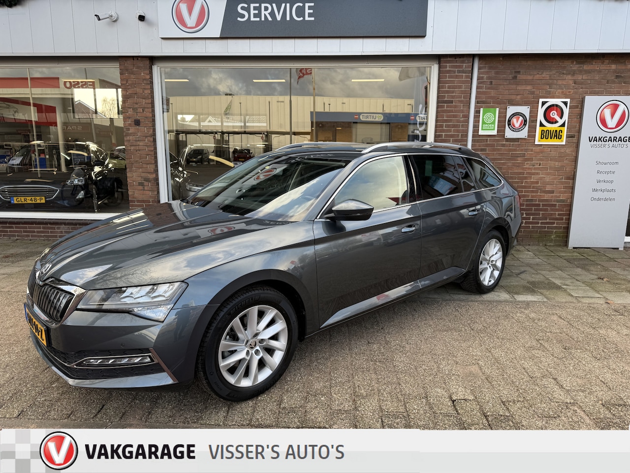 Skoda Superb Combi - 1.4 TSI iV Business Edition Plus | navigaie | cruise control | lichtmetalen wielen | - AutoWereld.nl