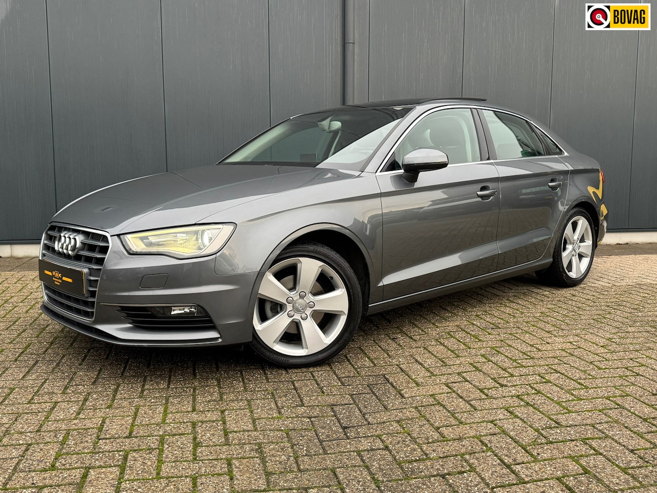 Audi A3 Limousine - 1.6 TDI * Pro Line S * El. schuifkanteldak * Trekhaak * Cruise * - AutoWereld.nl