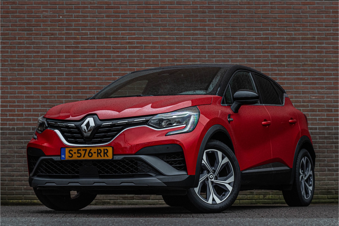 Renault Captur - TCe 90 R.S. Line, Camera, Half leder, Navigatie, Carplay, Climate control, Keyless, LED. - AutoWereld.nl