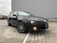 Alfa Romeo 159 Sportwagon - 2.2 JTS Business / Tow Bar / Leder / 18 Inch