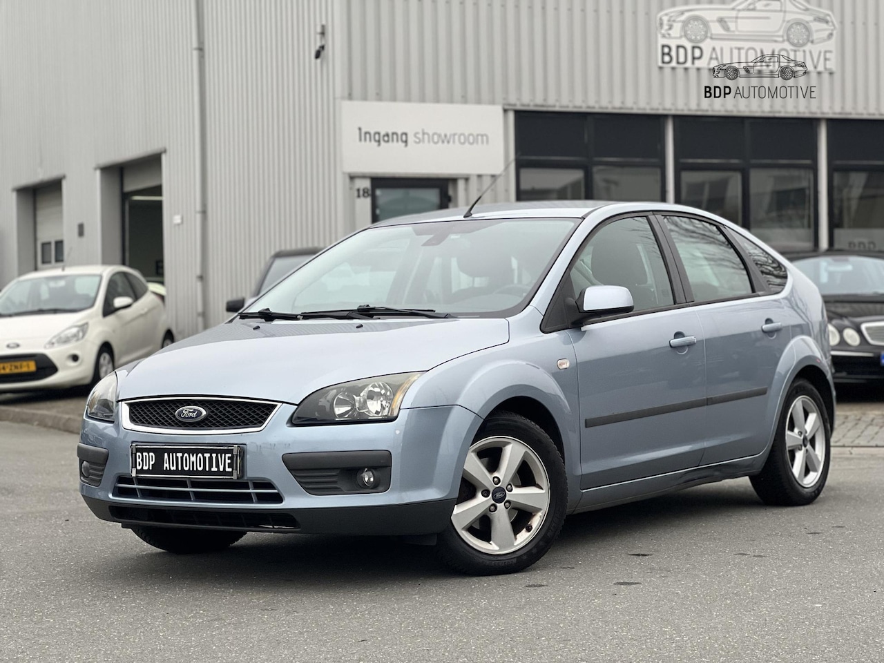 Ford Focus - 1.6-16V Futura APK NIEW! AIRCO/CRUISE CONTROLE/TREKHAAK - AutoWereld.nl