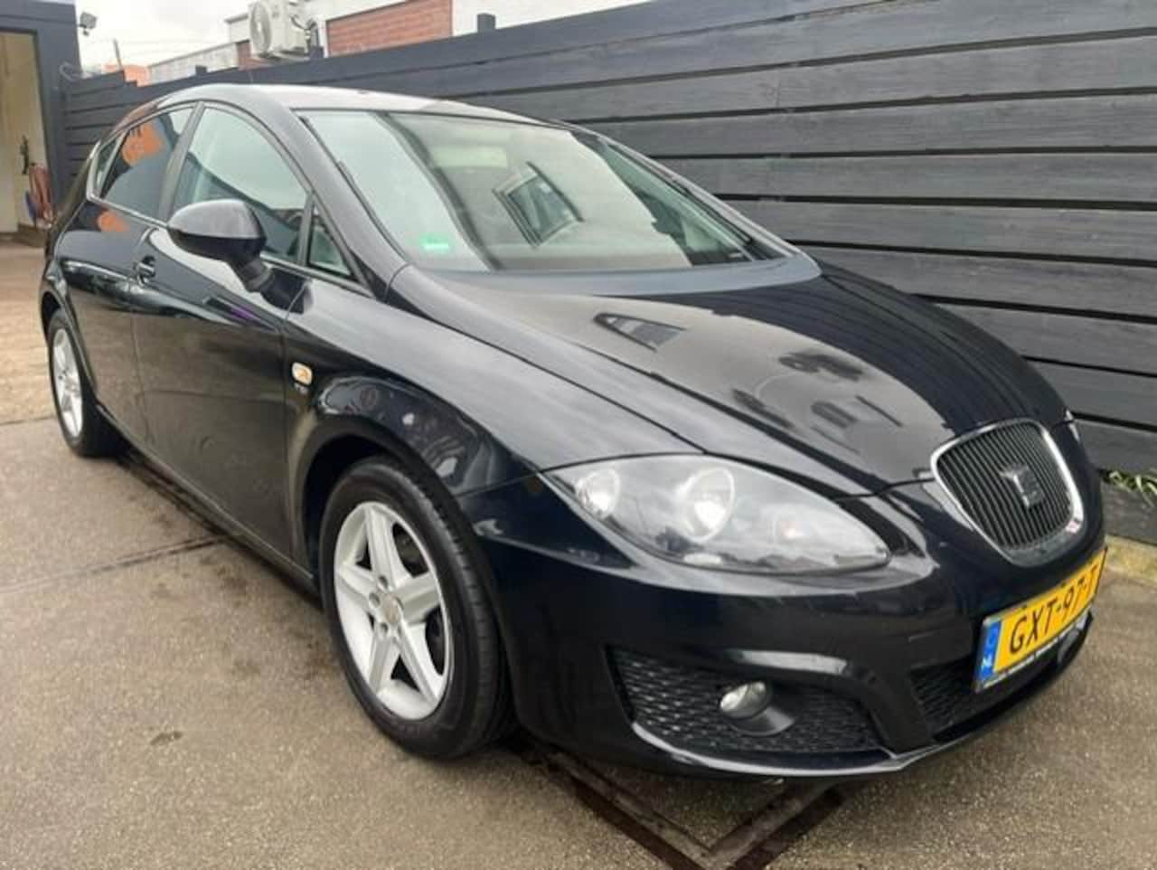 Seat Leon - 1.4 TSI Sport AIRCO/CRUISE CONTROL/APK/SERVICE ONDERHOUD! - AutoWereld.nl